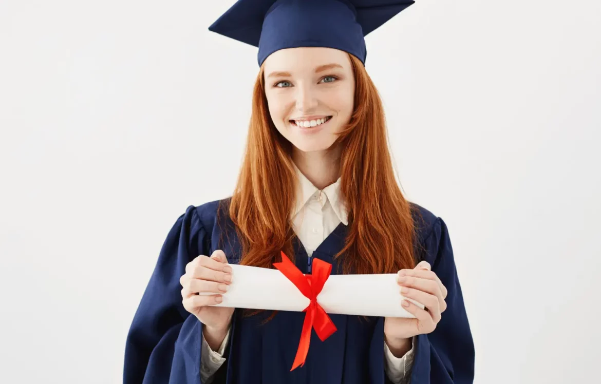 Étudiante avec un diplôme en BUT qui va commencer son alternance